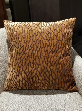 Sierkussen Claudi rosia camel