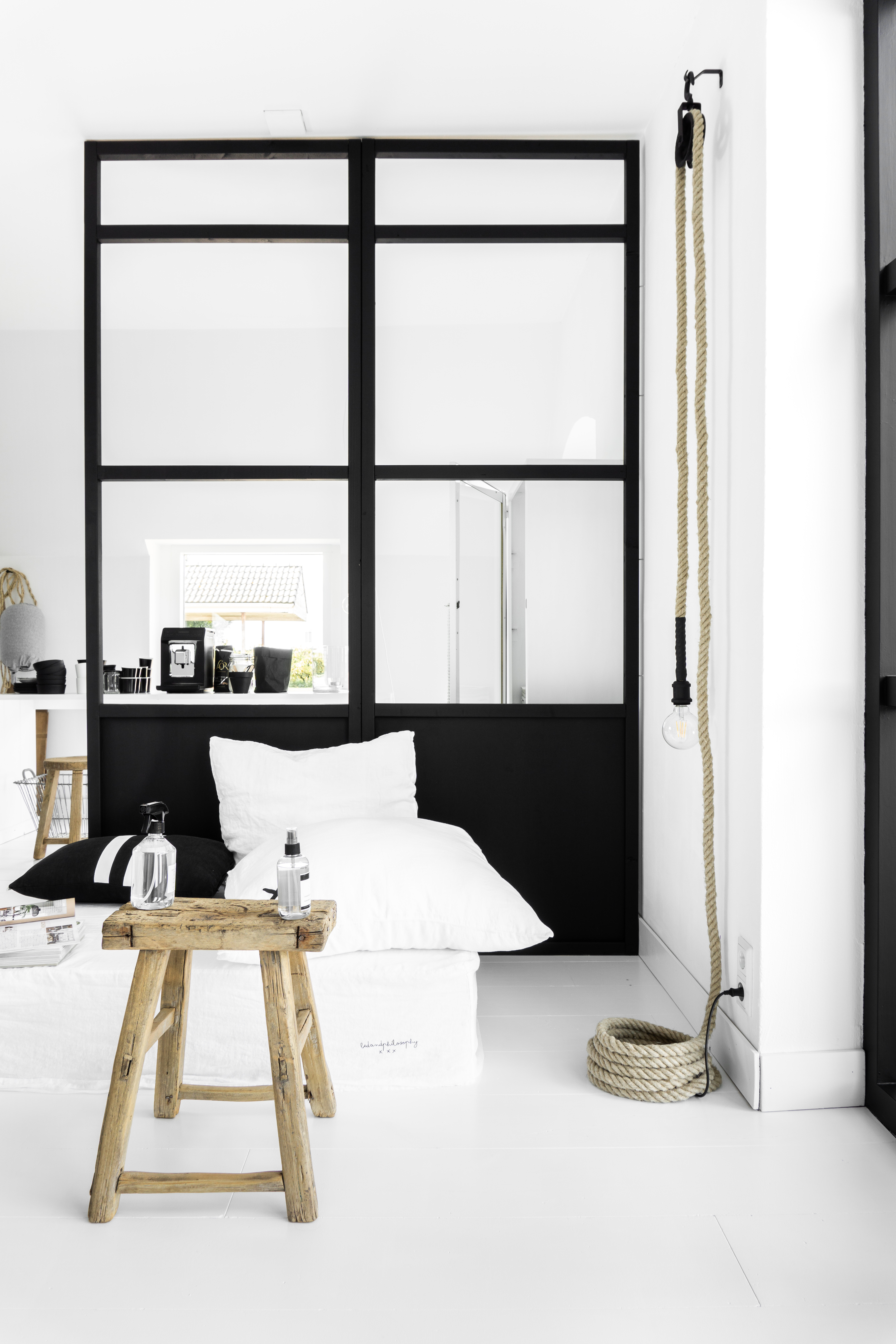 binnenbuibuitenhuis houten kruk binnenbuibuitenhuis houten kruk