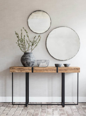 wandtafel hout met zwart metalen poten