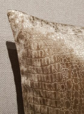 Claudi sierkussen Cronna gold1