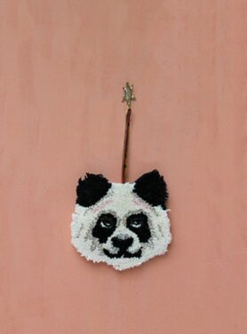 wandhanger panda doing goods
