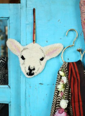 wandhanger-woolly-lamp-2