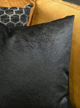 Claudi-sierkussen-perla-black-2