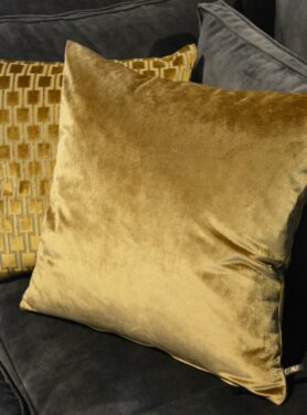 claudi-sierkussen-paulina-gold