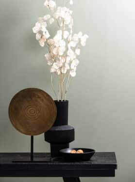 Ornament Cirkel Brons Zwarte Vaas Op Zwarte Houten Bankje