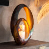 wandtafel met gouden poot en houten blad