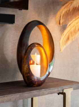 wandtafel met gouden poot en houten blad