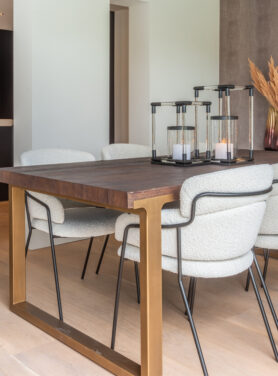 Houten Eettafel Met Goud Onderstel