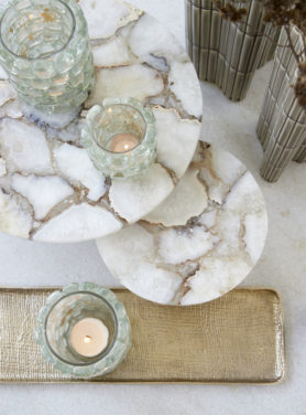 Schaal op voet agaat steen rond