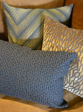 Claudi sierkussen Mitch Black Chocolate