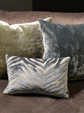 Sierkussen Paco Denim Claudi blauw zilver