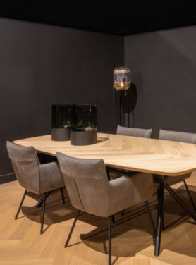 Eetkamerstoel Hazel stof leder lichtgrijs zwarte stalen poot