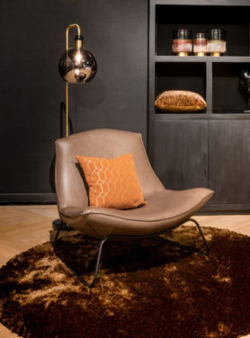 Fauteuil Hessel Gogain ter leder en een sledevoet zwart