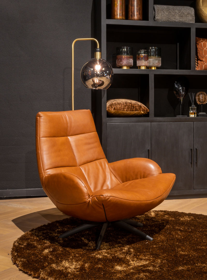 Fauteuil Harrie cognac leder kruisvoet zwart