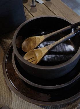 Bord mangohout zwart