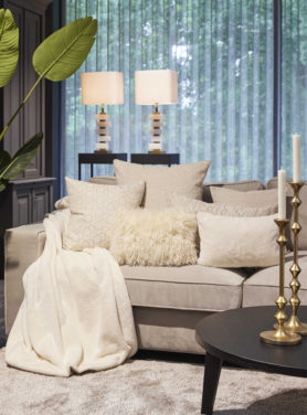 Azila Off White Exclusive Sierkussen Claudi 3