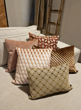 Nina Dark Olive Sierkussen Claudi