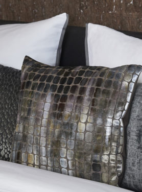 Tosca Dark Taupe Claudi Sierkussen