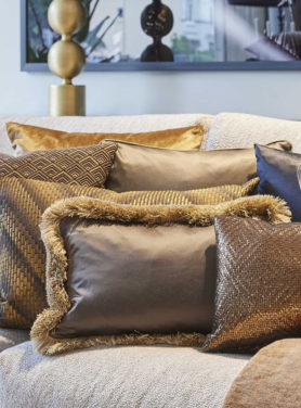 Claudi Sierkussen Dafne Dark Gold fringes