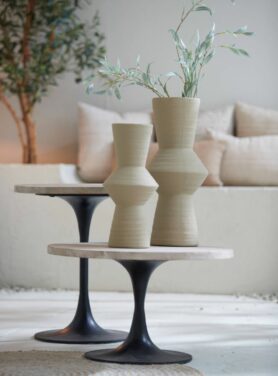 Beige vazen in Japandi stijl