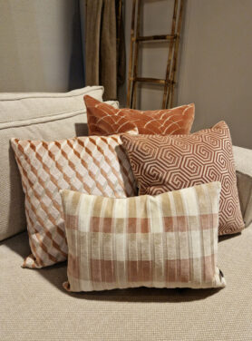 Tarina Ash Rose Sfeer