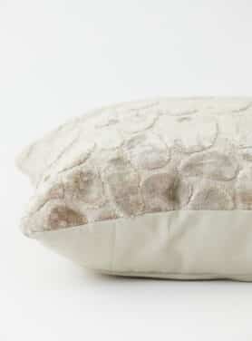 Details Beige Sierkussen Met Velvet Vlekken Patroon