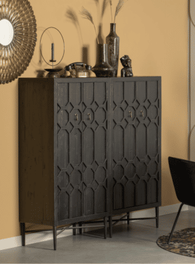 Kast Bequest Zwart Hout Met Ijzer En Patroon Sfeerfoto