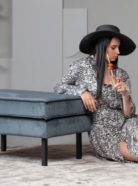 Hocker Rodeo Velvet Teal Zwarte Poten Sfeer