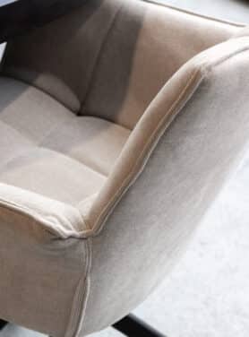 Eetkamersteol Beige Gecaptioneerde