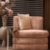 Fauteuil Roze Stof Rondingen Met Metalen Poot