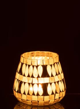 Mozaïek Waxinelichthouder Met Kaarsje In Het Donker