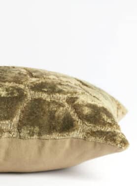 Groen Langwerpig Sierkussen Met Giraffe Print Details