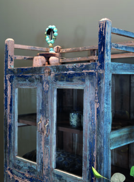 Donkerblauwe Uniek Kast Hout Met Vier Deuren