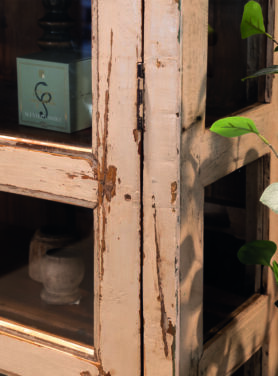 Hout Kastje Met Veel Raampjes Creme Uniek