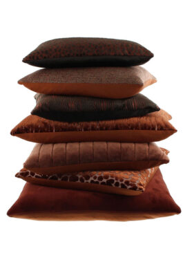 Claudi Sierkussen Met Rode En Bruine Tinten En Patronen