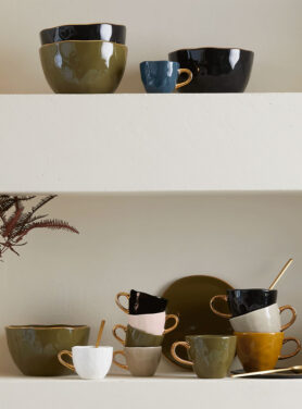 Espresso Cupjes In Verschillende Kleuren En Koffie Kopjes Met Gouden Details