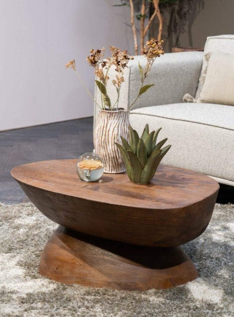 Houten Bijzettafel Organisch In Landelijk Interieur