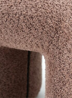 Zacht Roze bouclé poefje