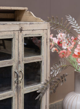 Raampjes In Unieke Kast Hout Geel Crème