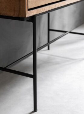 Dtp Home Boekenkast Bruin Met Zwarten Accenten