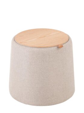 Beige Poef En Bijzettafel In Een