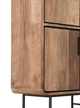 Houten Kast Met Zwarte Poten