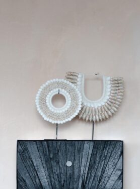 Wit Beige Creme Schelpenketting Met Zwarte Poot