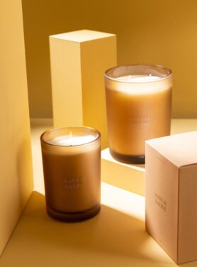 Geurkaars Oranje Geel Glas Santal Satine