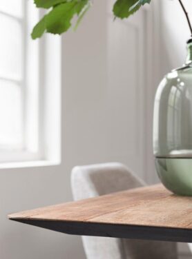 Eettafel Schuin Afgewerkt Hout En Metaal Bruin En Zwart