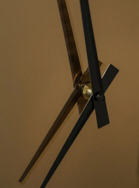 Zwarte Wijzers Klok Bruin Van Glas