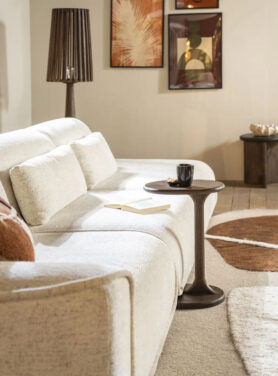 Bruin Rond Bijzettafeltje Voor Drank En Boeken Voor Bij De Bank