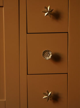 Kastknopjes Bloem En Ster Goud