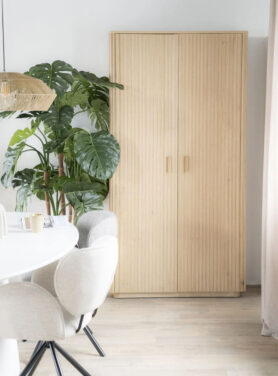 Eikenhouten Kast Lichthout Met Lichte Handvaten