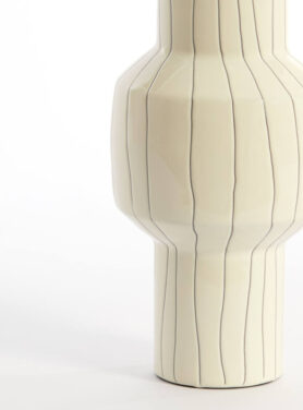 Grote Beige Vaas Recht Met Bolling In Midden